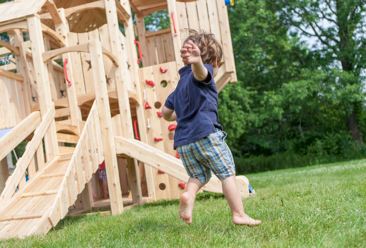 Free The Feet The Benefits Of Being Barefoot Cedarworks Playsets